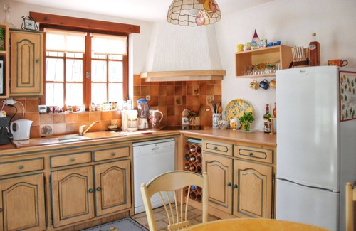 Pompignan Villa | Homerez - Villa Encantadora en Pompignan con Piscina y Jardín