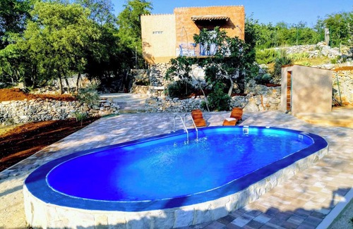 Cres Villa | Homerez - Villa encantadora en Filozići con piscina privada