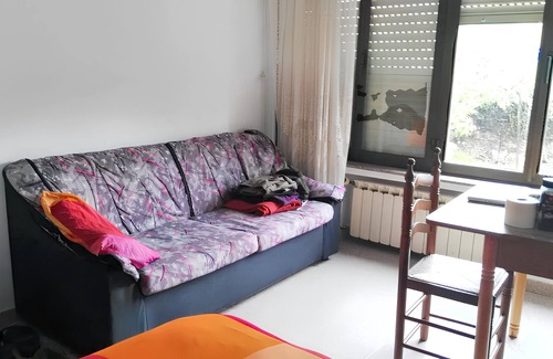 El Cristo y Buenavista Apartamento | Homerez - Apartamento confortable en Oviedo con vista a la montaña - 60 m²