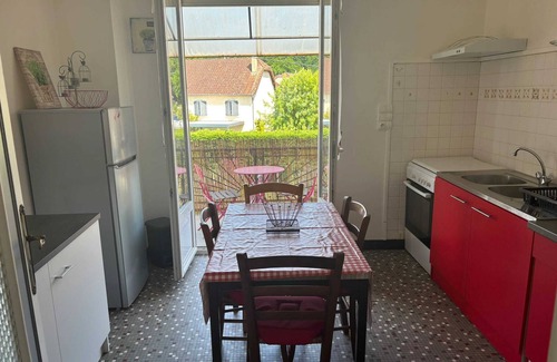 Objat Apartamento | Homerez - Apartamento confortable con jardín en Objat