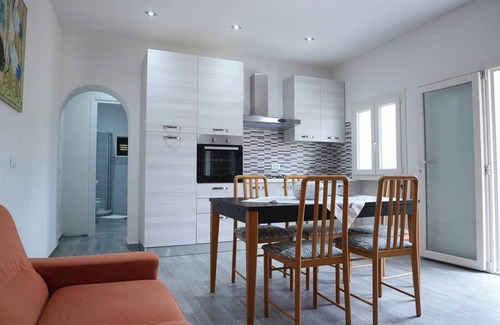 Campo nell'Elba Casa | Homerez - Casa cómoda en La Pila con terraza y estacionamiento