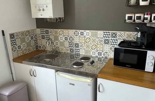 Stains Apartamento | Homerez - Cosy apartment in Stains with free parking - 26 m²