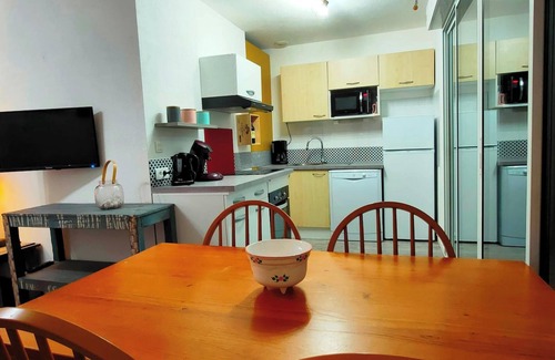 Hourtin Port Casa | Homerez - Casa acogedora en Hourtin 45 m² con piscina compartida en el lugar!