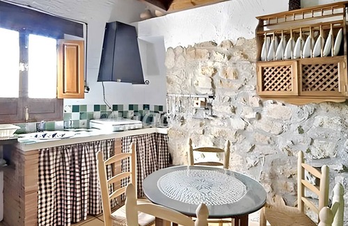 Serval Villa | Homerez - Elegante Villa en Granada con Piscina y Jardín