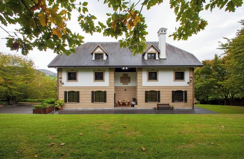 Oiartzun Casa | Homerez - Casa familiar en Oiartzun con vistas a la montaña