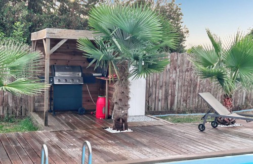 Bazac Villa | Homerez - Villa familiar en Bazac con piscina privada