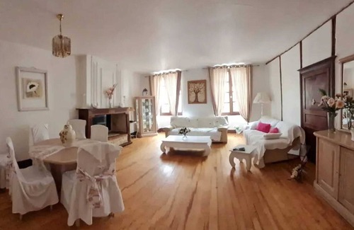 Montcuq Casa | Homerez - House in Montcuq-en-Quercy.