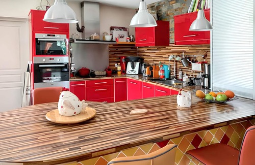 Saint-Martin-Lacaussade Villa | Homerez - Villa piscina Saint-Martin-Lacaussade