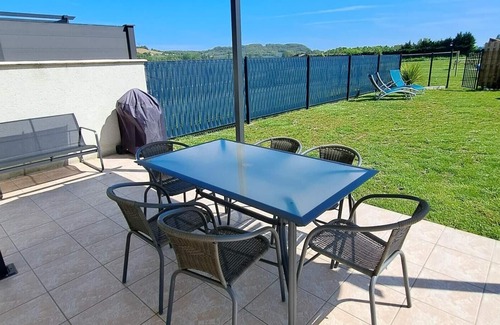 Saint-Pierre-de-Clairac Casa | Homerez - Casa para 7 pers. con piscina y jardín en Saint-Pierre-de-Clairac