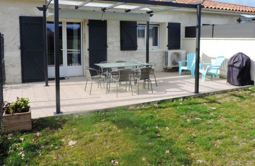Saint-Pierre-de-Clairac Casa | Homerez - Casa para 7 pers. con piscina y jardín en Saint-Pierre-de-Clairac