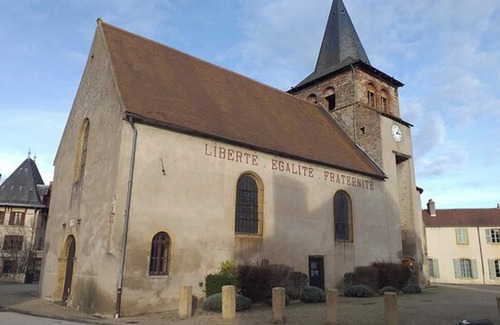 Pierrefitte-sur-Loire Casa | Homerez - Bonita casa para 2 pers. con jardín y terraza en Pierrefitte-sur-Loire