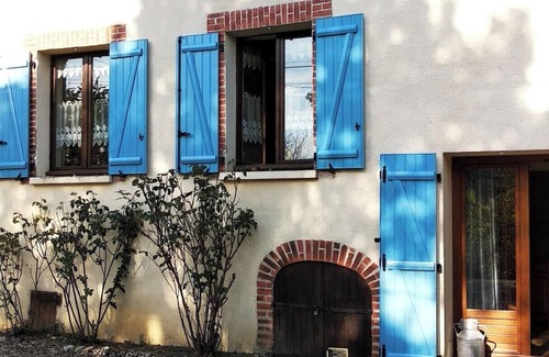 Villeneuve-sur-Yonne Casa | Homerez - Casa para 7 pers. con jardín y terraza en Villeuneuve sur Yonne