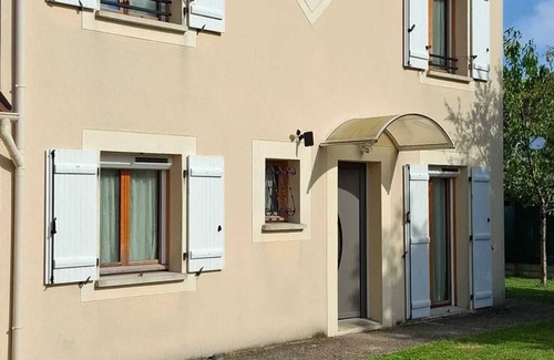 Le Mee-sur-Seine Casa | Homerez - Casa en Le Mée-sur-Seine