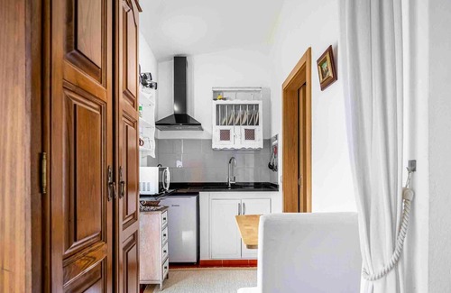 Mondim de Basto Casa | Homerez - House for 2 ppl. with shared pool and garden at Vilar de Ferreiros
