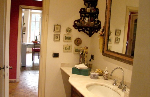 Mogliano Casa | Homerez - House for 8 ppl. with shared pool, jacuzzi and garden at Mogliano
