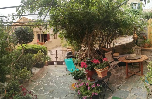 Monticello Casa | Homerez - Casa encantadora en Monticello con jardín privado