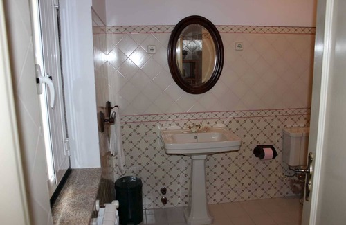 Paredes de Coura Casa | Homerez - House for 4 ppl. with swimming-pool and terrace at Paredes de Coura