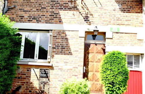 Itteville Casa | Homerez - Casa con jardín en Itteville y vistas al jardín