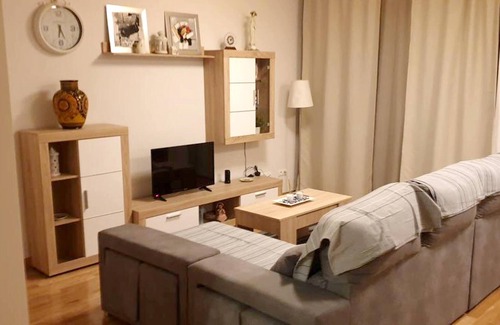 Yepes Apartamento | Homerez - Bonito apartamento para 4 pers. con jardín y balcón en Yepes