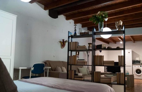 Doctor Barraquer-Grupo Renfe-Policlinico Apartamento | Homerez - Nice studio for 2 ppl. at Sevilla