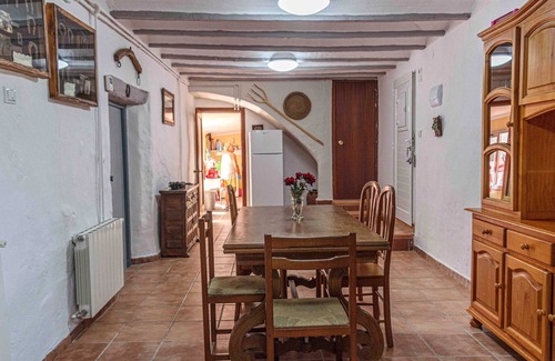 Albentosa Casa | Homerez - Casa espaciosa en Albentosa con vistas a la montaña