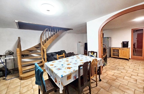 Peron Casa | Homerez - Casa espaciosa en Péron - Terraza