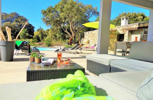 Farinole Villa | Homerez - Villa a 900 m de la playa para 8 pers. con piscina en Farinole