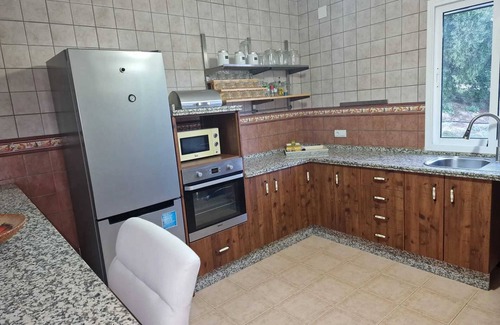 Pruna Villa | Homerez - Villa espaciosa con piscina en Pruna