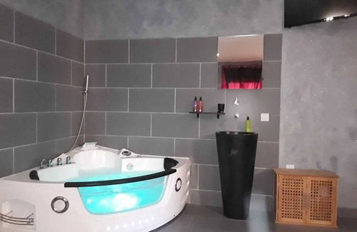 Baixas Apartamento | Homerez - Estudio en Baixas con jacuzzi