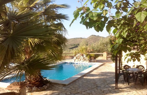Priego de Córdoba Villa | Homerez - Grande villa para 10 pers. con piscina y jacuzzi en Priego de Córdoba