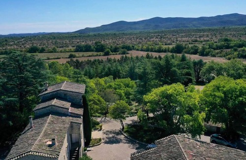 Conqueyrac Villa | Homerez - Grande villa para 12 pers. con piscina, jardín y terraza en Conqueyrac