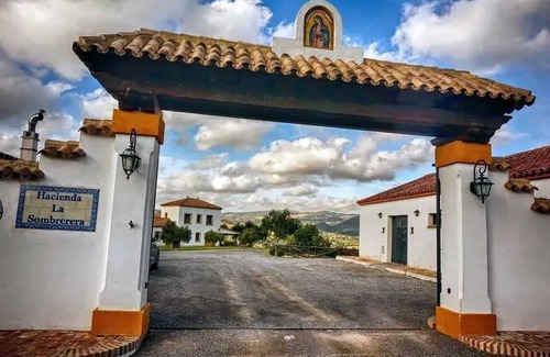 Puerto Serrano Villa | Homerez - Villa en Puerto Serrano