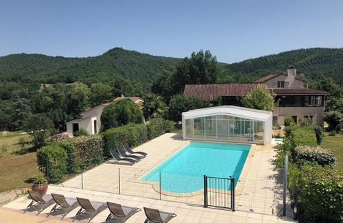 Saint-Gery Casa | Homerez - Casa acogedora en Saint-Géry con piscina compartida