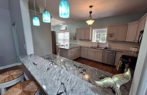 Foley Casa | Homerun Hideaway! Beach/OWA/Sports/Shopping