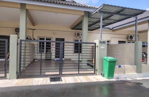Sepang Casa | Homestay Arisya