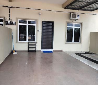 Sepang Casa | Homestay Arisya