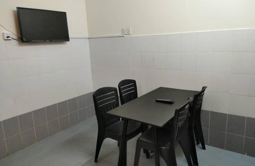 Ladang Sekolah Apartamento | Homestay Kuala Terengganu near Batu Burok, Hospital HSNZ, KTCC Mall, Drawbridge C