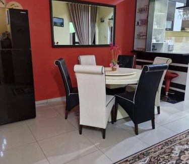 Ayer Molek Casa | HOMESTAY RIZQI - MUS LIM Only