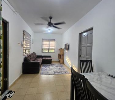 Kampung Gudang Rasau Casa | Homestay Sarah Ali Kuantan 3BEDROOM 2WASHROOM SELESA,BERSIH & LUAS