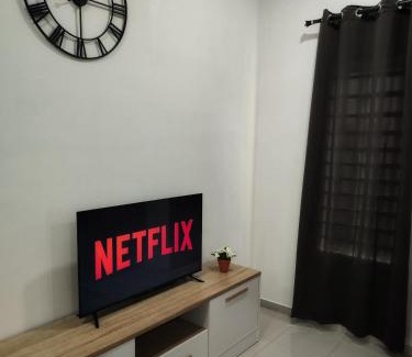 Temerloh Casa | Homestay Temerloh with Private Pool Near Hospital 4 Bedroom 4 Aircond 10pax Free Wi-Fi Netflix