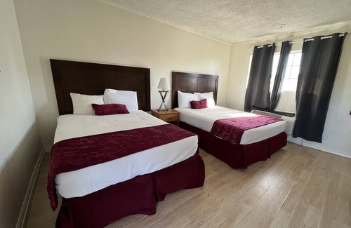 North Hills East Hotel | Hometown Inns North Hills