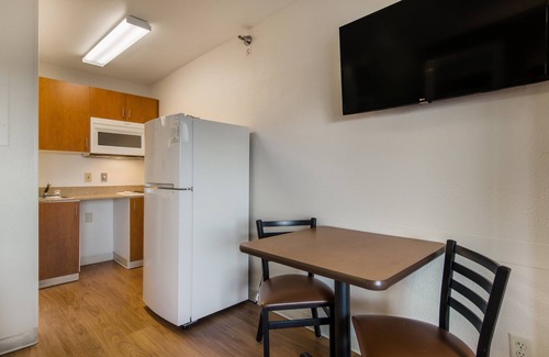 Sulphur Hotel | HomeTowne Studios by Red Roof Lake Charles - Sulphur