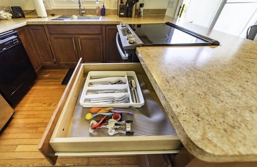 Dicken Casa | Homey 3BR/2.5BA Townhouse, Walk to Big House!