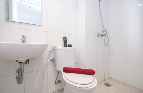 Karawang Apartamento | Homey and Comfy Studio Tamansari Mahogany Apartment