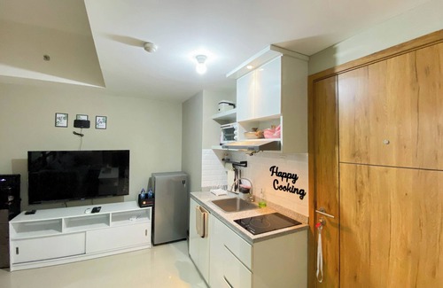 Duren Sawit Apartamento | Homey and Nice 1BR at LRT City Jatibening Apartment