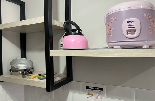 Bekasi Timur Apartamento | Homey And Warm Studio Transpark Juanda Bekasi Timur Apartment