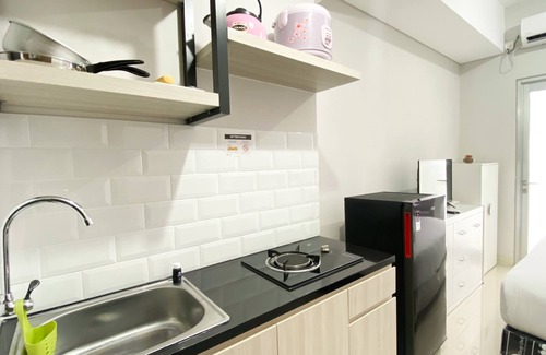 Bekasi Timur Apartamento | Homey And Warm Studio Transpark Juanda Bekasi Timur Apartment