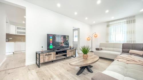 Cluses Casa | HOMEY SAKINE- Proche centre- Netflix- Wifi