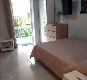 Porto Rafti Apartamento | Homeyfeel Stay Sea 1 - Modern studio next to the sea!