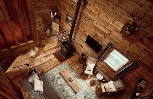 De Soto Casa | Honey Bear Acres / HOT TUB / Sleeps 4
